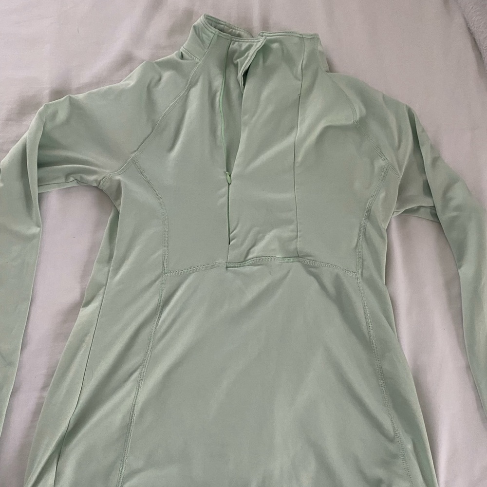 Cute athletic wear amazing quality almost like lily lemon
